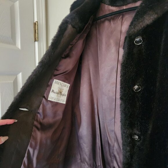 1960's Vintage Mincara Faux Fur Coat - Styled by Russel Taylor (Mint Condition) - Picture 2 of 6